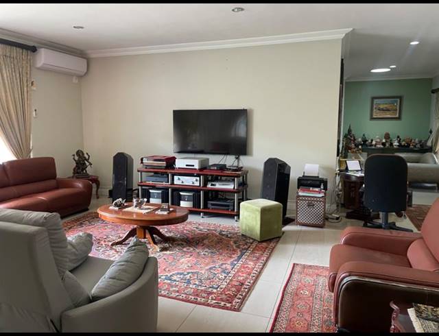 4 BEDROOM HOUSE FOR SALE IN UMHLANGA CENTRAL